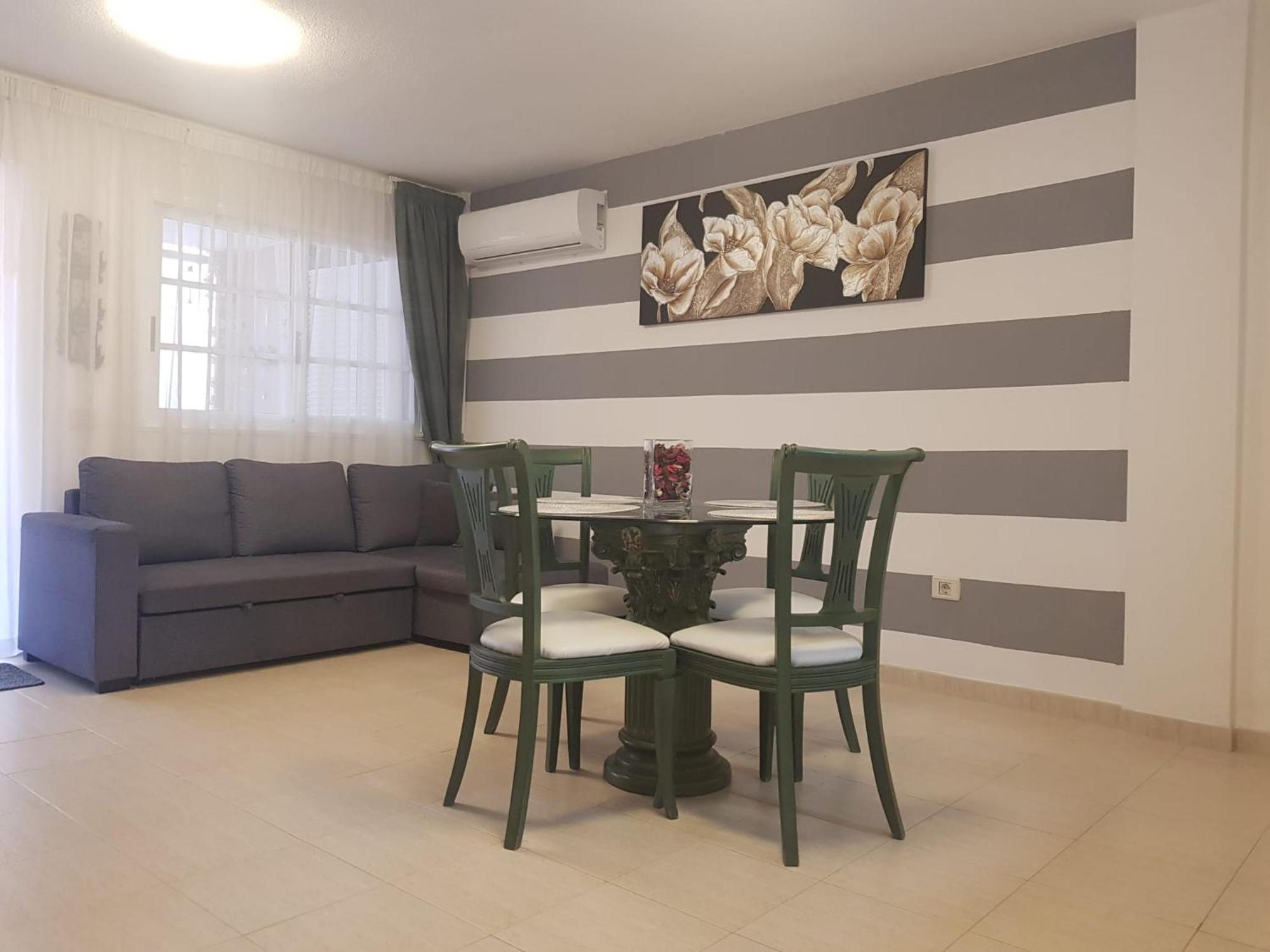 The Heights English Home Лос Кристианос Экстерьер фото